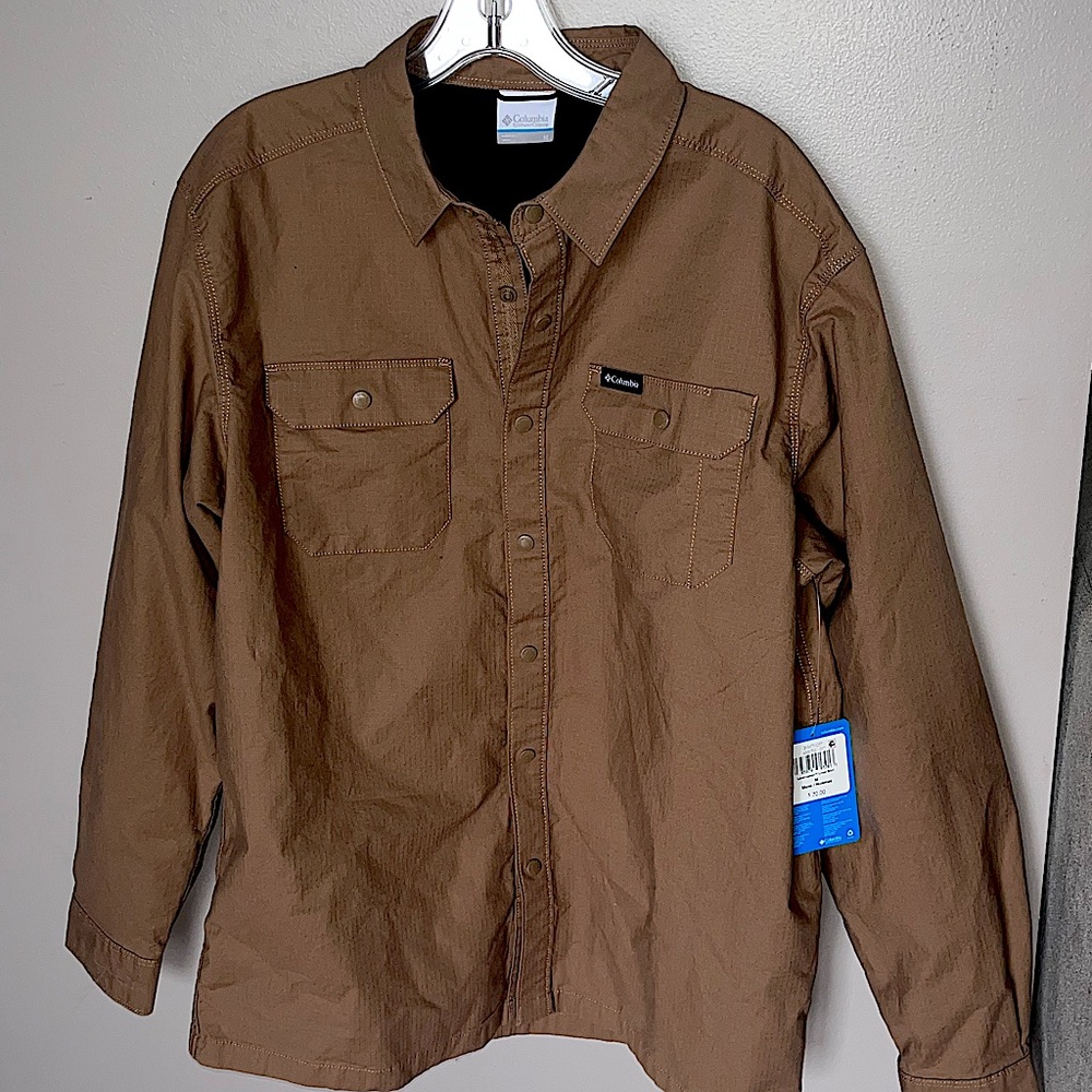 Size Medium Columbia Button Up